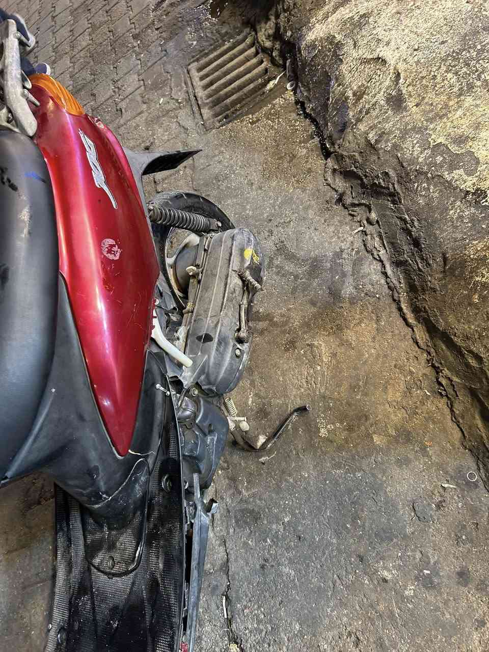 السلام عليكم دراجه عصفوريه حلوه و نضيفه مناقصه شي بس تنظيف كابرتر وبك لايت بس شغاله سلف هندر اشاير كيج سرعه كيج بانزين سعره ٢٧٥ مكاني كاظميه ***********
