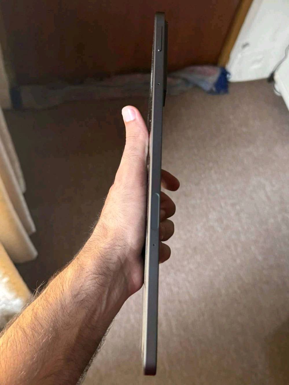 تابلت ريد ماجك نوفا ذاكرة 256 اخو الجديد غني عن التعريف يشغل ببجي 120 فريم ويدعم باقي الالعاب 144 فريم سلاسة وتصفح فول وحش الالعاب 
ملحقات كارتون
شاحن
فريز او مبرد