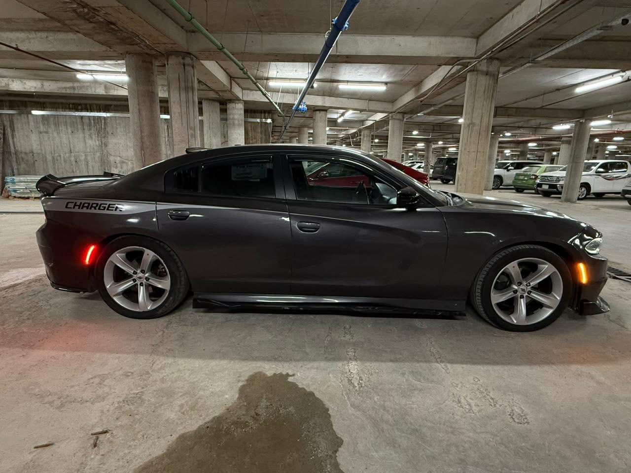 جارجر 2017 اصل sxt موصفات عادية
كير و مكينه مكفولات 
محدثه SRT
السونار موجود بالمنشور 
رقم بغداد
مكاني كربلاء 
*********** 
155 وبيه مجال
