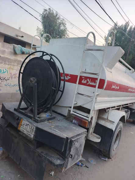 تنكر تيوته للبيع طوناج سلامة 5000 الف  السعر 75 وبيها مجال رقم بصرة  مشروع وطني بدون عملية *********** مكفولة السيارة
