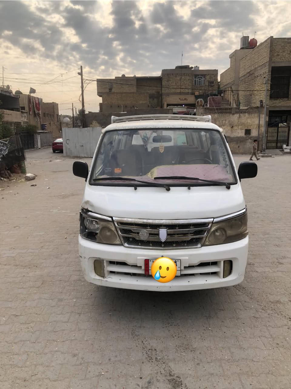 سلام عليكم كيه جنبي موديل 2007 سياره كلها جديده تعمير بيها مـטּ شريط وجوه اثر شخوط سياره بيها مكينه وكير ياباني ففتي اوتماتيك سياره تخم تاير جديد صدر جديد نص عمرمطلوبه غرامه وهيئة عل مشتري سياره تحويل مباشر بيها غرفه مال نيسان عاليه غرفتها مدوشمه جديد سياره بيها طخه موضحه بل صوره 
سعر 43 وبيها مجال الاستفسار رقم ***********
