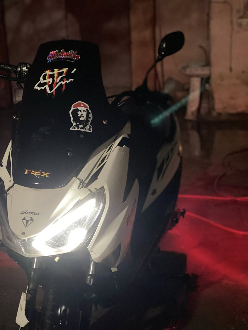 سلام عليكم دراجه سترونك لل بيع موديل 2023 مكينه 150 سيسي شلعه ناررر 🔥✈️معدل طياره مكينه فوللل دراجه حلوه ما ناقصها  شي شغل وطلع سلف شغال ما بيها اي عيب سعر 320 وبيه مجال جدا قليل رقم وتساب *********** مكان دارتو 🫡
