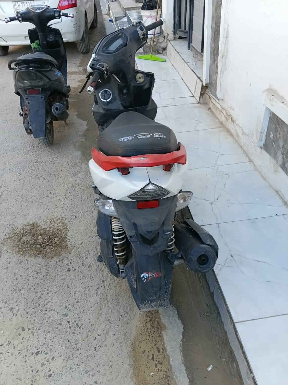 سلام عليكم جيتي ار للبيع صار 20يوم نزلتهه من رمبه محتاج واريد ابيعهه دراجه كفاله عامه سعر مليون 100وبيهه مجال ***********
