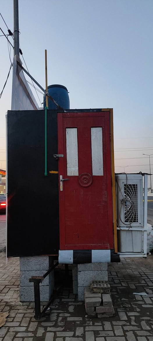 مطعم متنقل جاهز للبيع *********** / ***********
