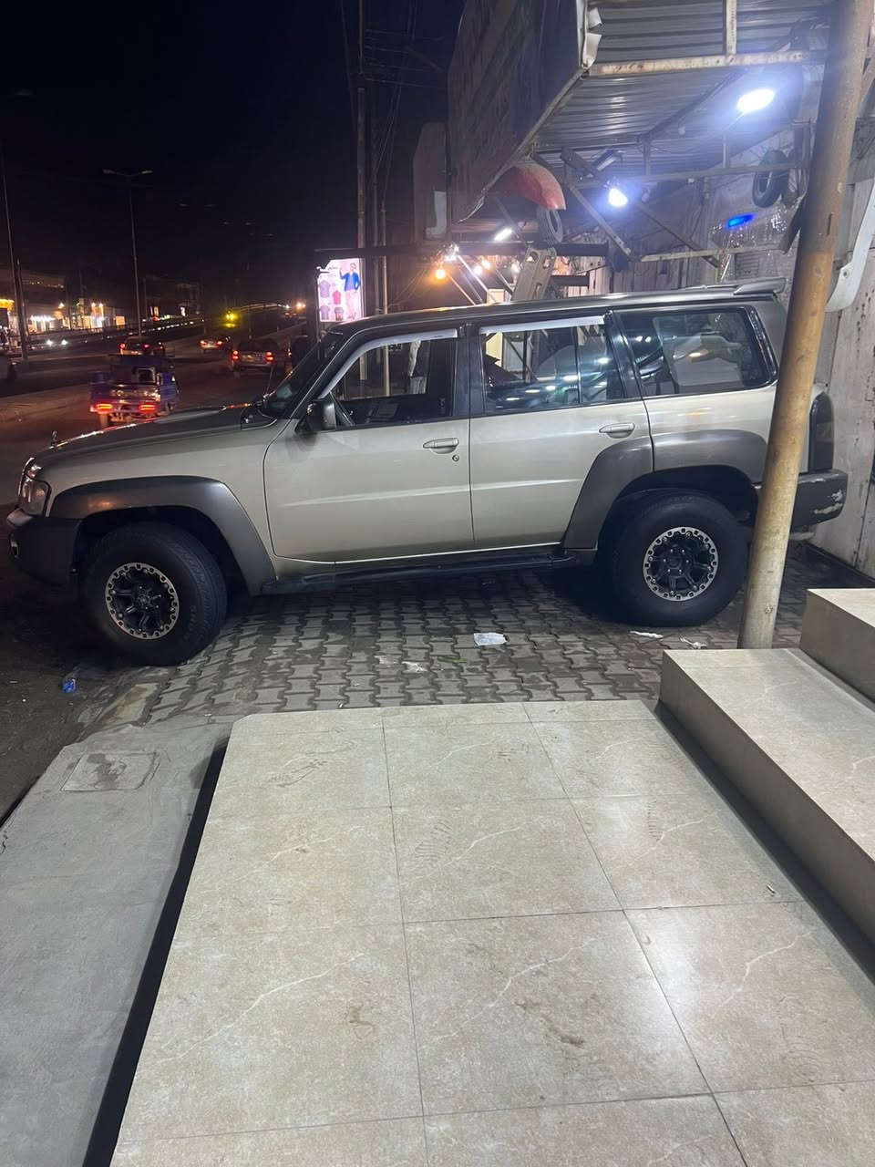 سلام عليكم البيع نيسان بترول 2006محرك 4500بيه منضومه غاز 100لتر وبانزين تخم تاير جديد شاهين سياره مزوده حداديه دبل لوي سياره بيه صبغ جماليه فقط مكفول من حادث ضربه كير لوكير مكينه مكفولات  تبريد قطعتين ثلج ❄️ سياره محسن مرايه شفط داخل اسود سياره مال جناي مكان ميسان العماره اخوان ملكف بنشر
 رقم راعيه/***********
