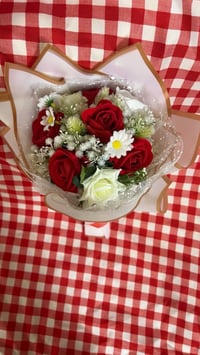 بوكيه ورد صناعي • هدايا عيد الام • توصيل داخل المجمع