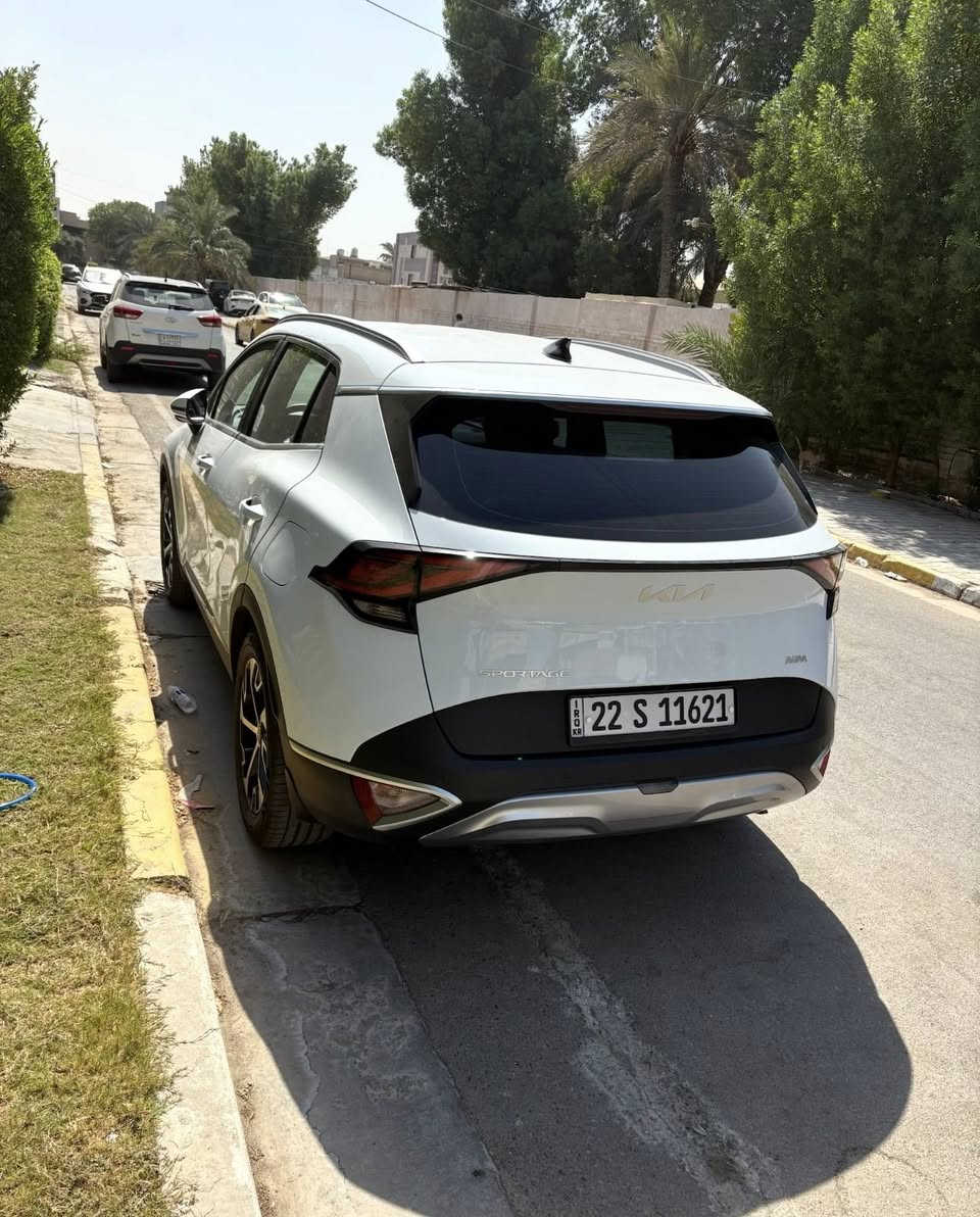 سلام عليكم
سبورتج مديل 25 خليجي شركة نيم
ماشيه 20 بحالة الزيرو
رقم اربيل سبير منازل 
مكفوله من كلشي 
بصمة 
سايد بريك كهرباء
رادارات
حساسات خلفيه
كامره خلفيه
شفتات بالأستيرن
نقطة عمياء
ومواصفات أخرى 
السعر  ٢٣٠ 
العنوان حي الجامعه ***********
