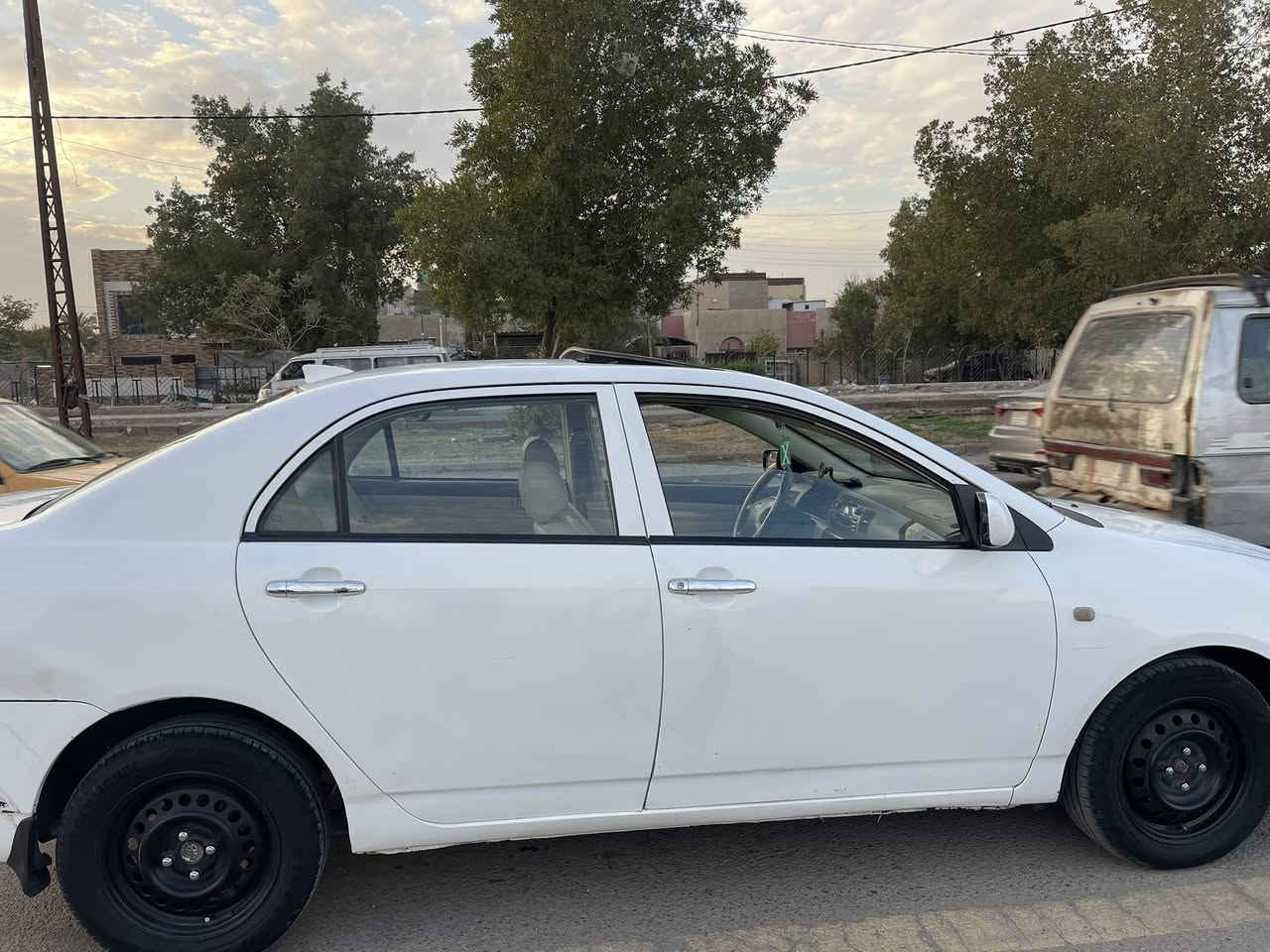 اسلام عليكم بيوايدي f3 موديل 2013 السياره باسمي تحويل ثاني يوم  ابلاديه بدون ضربه كهربائيات بلاديه مابيها اي نقص السياره تبريد تدفئه شغالات سعر ٦٥ وبيها مجال رقم ***********
