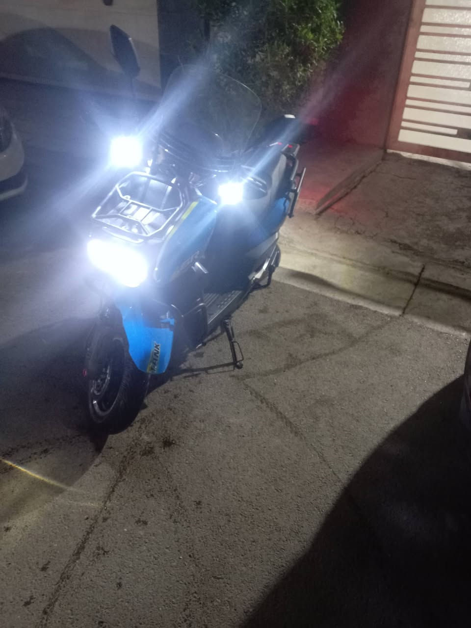 دراجه أباتشي 2025 للبيع
لايت زينون عالي وناصي
دبل سويج دبل بصمه (تشغيل عن بعد)
الملف 3000 نظام ثلاث سرع السرعه الثالثه تمشيك 90حقيقي الشحنه الوحده تمشيك 80 km
الدراجه جديده بمعنى الكلمه بالعافيه علياخذها
السعر 1250 وبيها مجال كلش بسيط مكاني
بغداد حي الجهاد ***********..
... ست بطاريات مسطره،،،،
