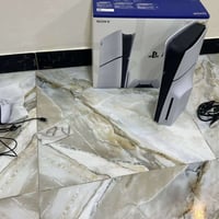 توفر ps5 سلم واحد تيره جداً نظيف (كاملل ملحقات) ((بدون  يده ثانيه))  ا...