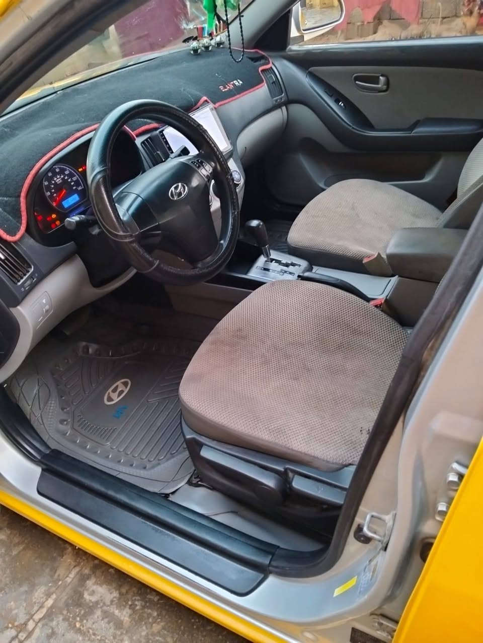 إلنترا للبيع 2010امريكي ليبل واحد فقط ضررهه جاملق امامي شبر مصلح وبيهه طخه بجاملق الخلفي شبرين مربع بدون داخل سياره بسمي تحويل مباشر عنوان بغداد تقاطع النهروان رقم ***********
*********** سعر ١٠٣ وبيهه مجال
