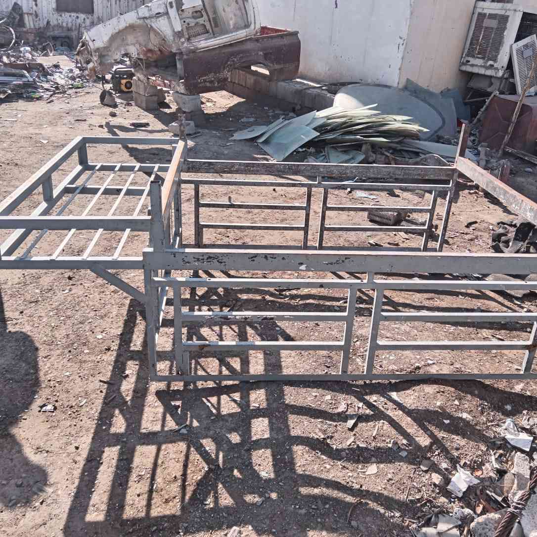 السلام عليكم اخوان يوجد محجر ببيكم 80 للبيع وكذلك يوجد مكينه وكير سمنت مع التفرعات قرب دائره المرور ديالئ للاستفسار او الاتصال على الرقم ***********
