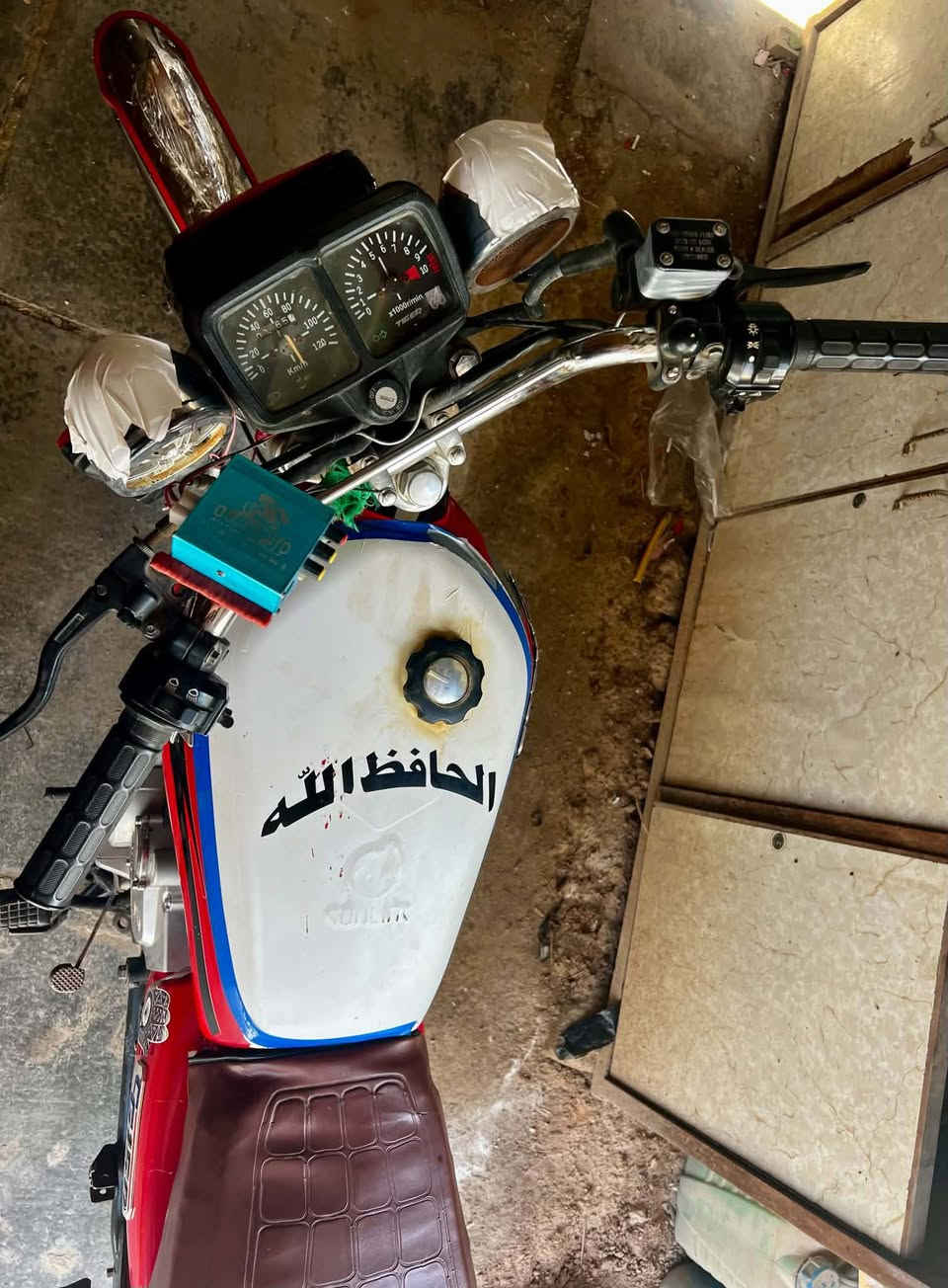 السلام عليكم دراجه خمسه كير موديل 22مكفوله محرك كهربائيات كله شغاله. اوراق سكنر من الوكيل سعر 525مكاني الشافعيه***********
