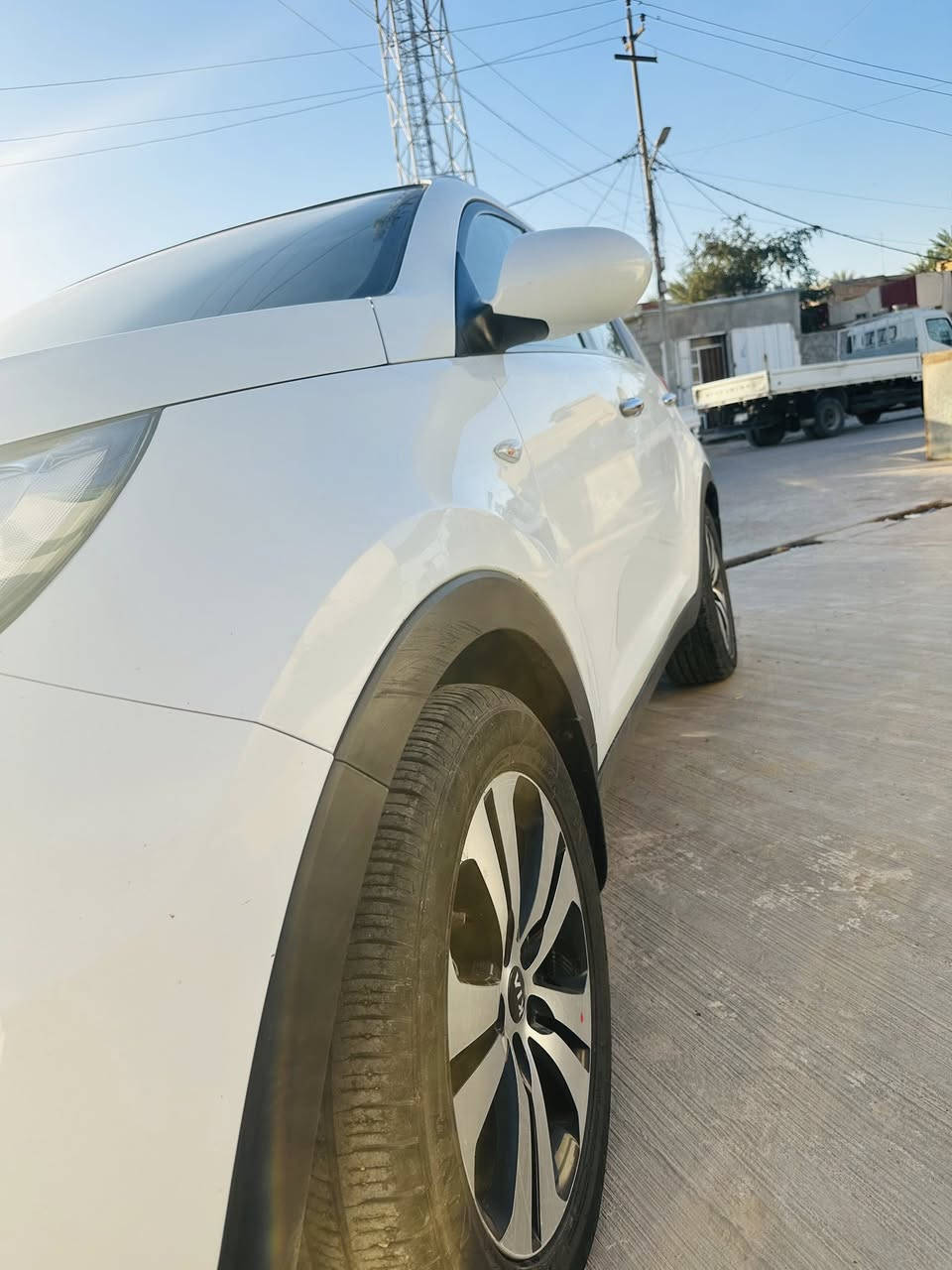 سبورتج 2014 خليجي
ماشية ١٥٤ الف 

بأسمي رقم بغداد 

تدفئة تبريد مكينة گير خير من الله 

تخم تاير سيارة كاملة 

بيها باب الخلفي مبدل من شركة كيا والبنيد مصبوغ اثر شخوط مو تبديل 

السعر ١٤٥ وبيها مجال 

للاستفسار ***********
مكاني بغداد
