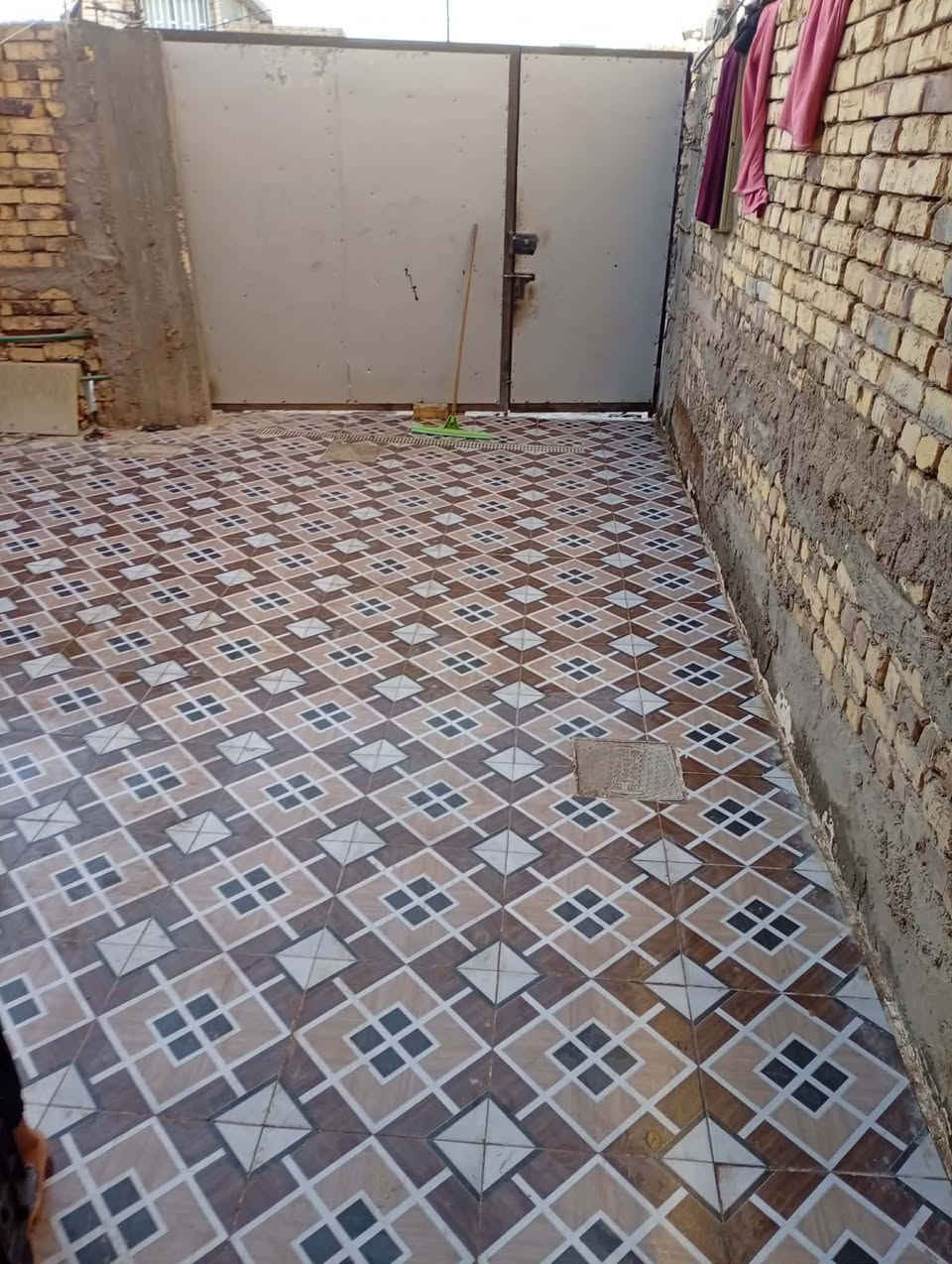 بيت للبيع طابو زراعي سند 25 مشمول بلتطويب حي الجامعه شارع 20قريب ع شارع العام200 متر يحتوي ع غرفتين نوم وحده فوك ومطبخ وصاله 9متر واستقبال 6متر وصحيات داخليه وخارجيه للاستفسار مراسلة الصفحه


**إذا كنت صاحب هذا الإعلان وتريد حذفه لأي سبب، رجاءا أرسل رسالة إلى الدعم الفني**