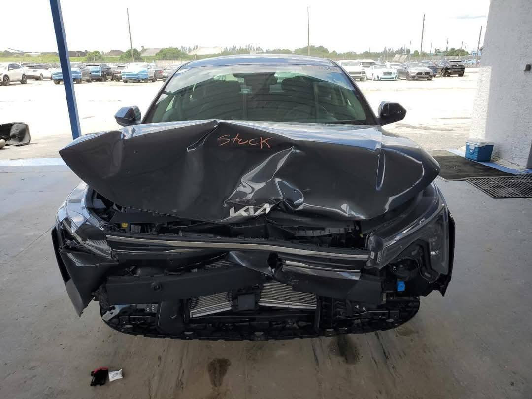 السلام عليكم ورحمة الله وبركاته
سيارة k4. لون فيلي  LX
.سيارة بدون إرباك بدون شاصي بدون لغد بدون جاملغ
ماشية 2500 ميل
(مصلحة وكاملة) تجي واتشوف
بيها بس بنيد مبدل ودعامية مصبوغات ددرجة أولى
156$ وبيها مجال تجي وبالخدمة
مكاني بغداد مدينة الصدر
***********
