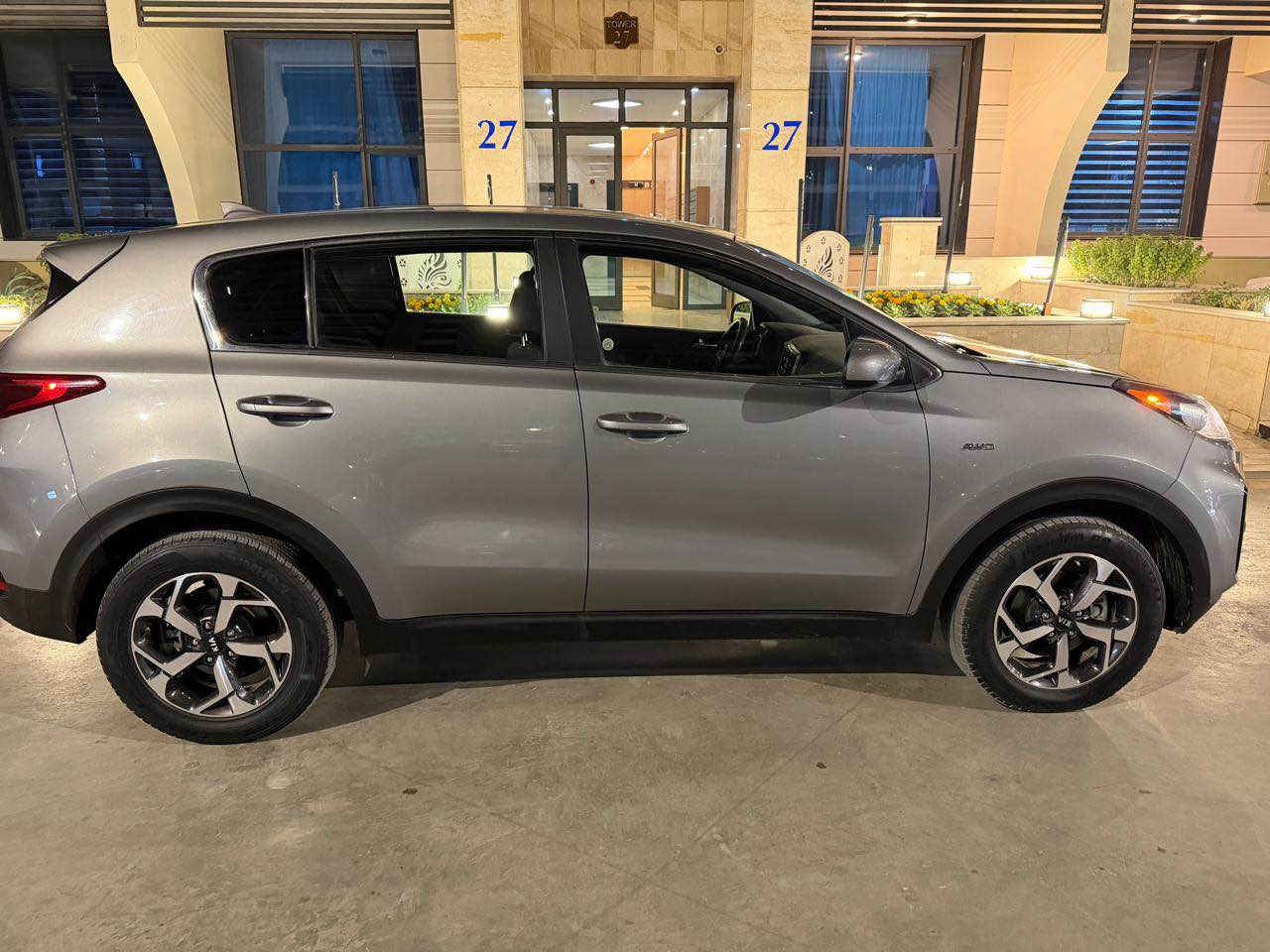 كيا سبورتج 2022 أمريكي كلين تايتل 
السياره بدون صبغ بدون تبديل بدون اي شي كفاله عامه عدا شبر بارد فقط بكل السياره 
اخت الزيرو وجديده كلش ماشيه 38 فقط 
تخم تاير جديد + سيرفز كامل مسويلها 
مكاني المنصور بوابه العراق 
*********** باسمي رقم بغداد 
سعرها 185 ورقه وبيها مجال 
السياره سعرها كلش زين لانها بدون حادث بغداد, العراق
