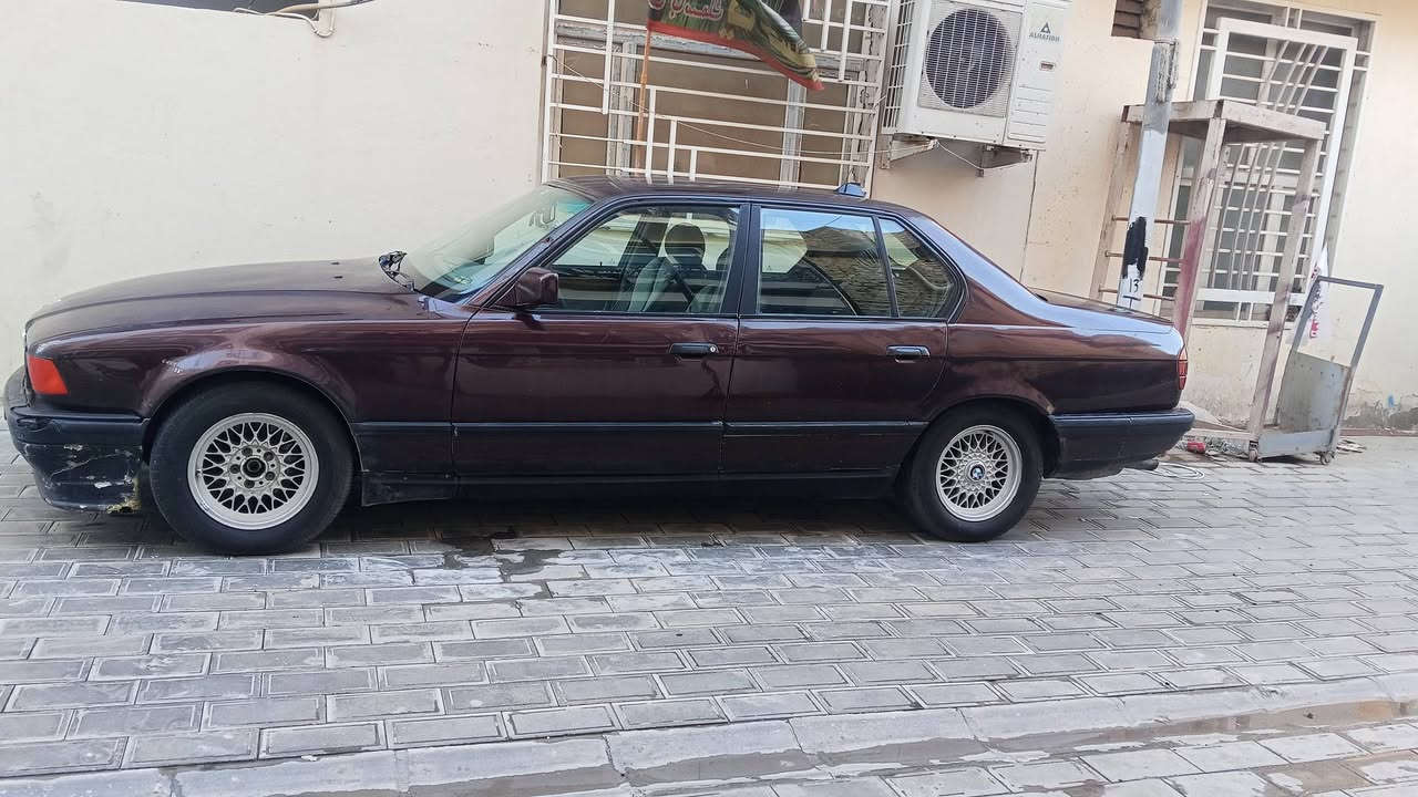 سلام عليكم من رخصت الادمن 730
مكينه كير تبريد كفاله 
لون اسود بيذنجاني 
رقم بغداد 
تخم تاير جديد
باتري جديد 
مكاني كربلاء 
سعر 45بيه مجال 
عليه غرمات ينزلن من سعره 
تفاصيل اكثر ***********
رجاء الي ما انفيده اعبر المنشور تحياتي لجميه
