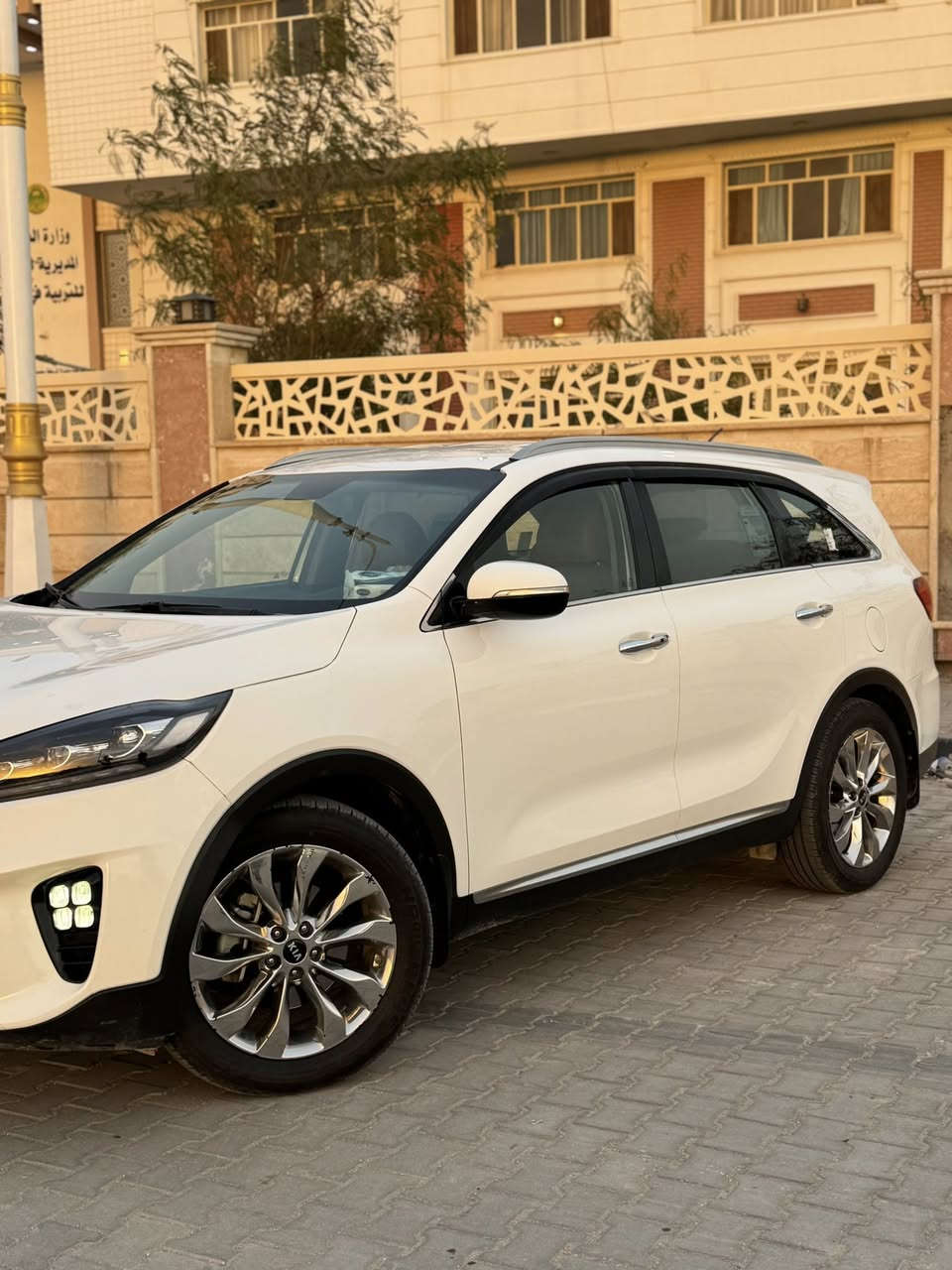 سورنتو 2018 شكل عشرين خليجي كفاله عامه
 
جديده مال جناي 
رقم سياره بغداد  مداور ثاني يوم
المواصفات 
بصمه 
بصمه ابواب 
6 سلندر
7 راكب 
3 قطع تبريد 
جنطة كهربائية 
جنطة ذكية 
كشنات جلد
كشنات كهرباء
بردات خلفيه 
تحديد مسار 
مانع نزلاق 
ويل كروم
حساسات امامي و خلفي 
اشاير بل مري 
كروز سرعة 
تحكم استرن 
لايت زنون
#السعر (237) ورقه وبيه مجال 
 
للستفسار رقم موبايل ***********
