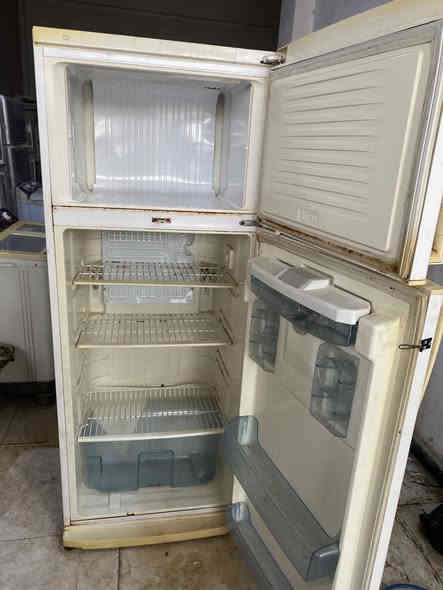 ثلاجه حجم كبير عائليه نضيفه تجميد عل فحص سعرها ٢٢٥ وبيها مجال العنوان الديوانيه جمهوري  بداية شارع سالم 

***********
ذوالفقار الموسوي
