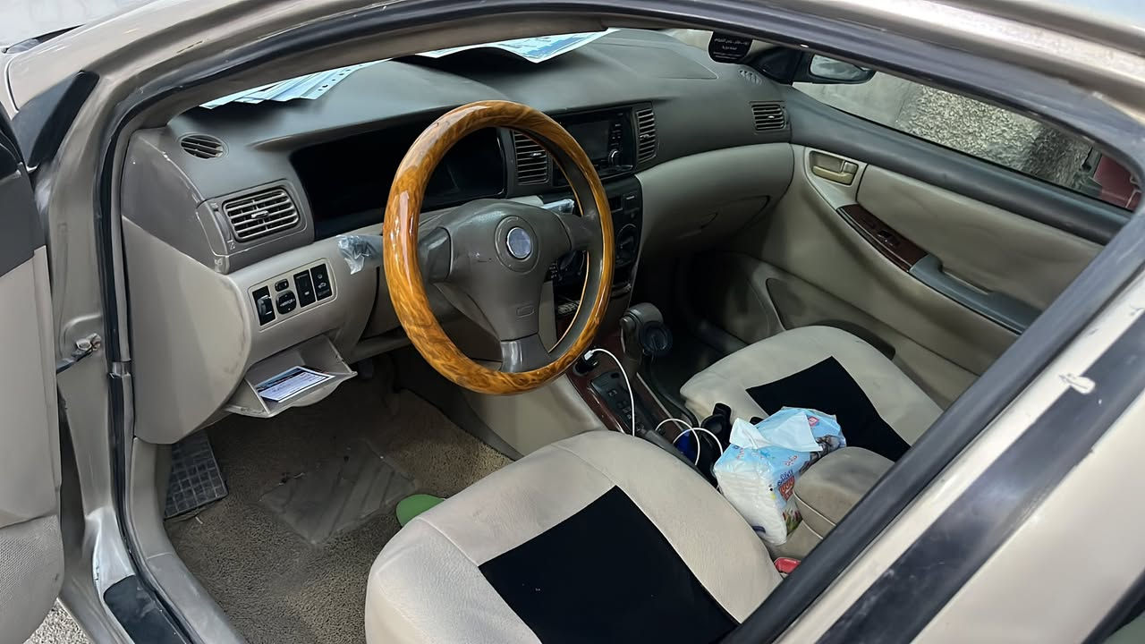 السلام عليكم كورلا نحلة 2006 وارد امريكي السياره داخلة كلين للعراق بالعراق بيهه طختين بالبدنة وبالجاملغ الايمن مصبوغة عام وبعدني ممبولش السيارة وموجوده الصور قبل الصبغ نواقص السياره مشط ستيرن صدر امامي وخلفي نضيف مسويلهه ادامة قبل شهر تنضيف غرفة احتراق وفيت بم ونوزلات ومجاول وبلكات كلة جديد 
السعر 75 
*********** شهداء السيدية
