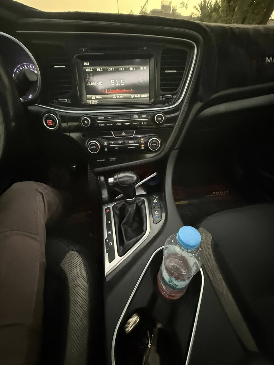 للبيع موديل 14 كندي فووول لخير محرك تيربو بيها بس بنيد بيه جراد وسعرها 110 مجال بصيط رقم هاتف ***********
