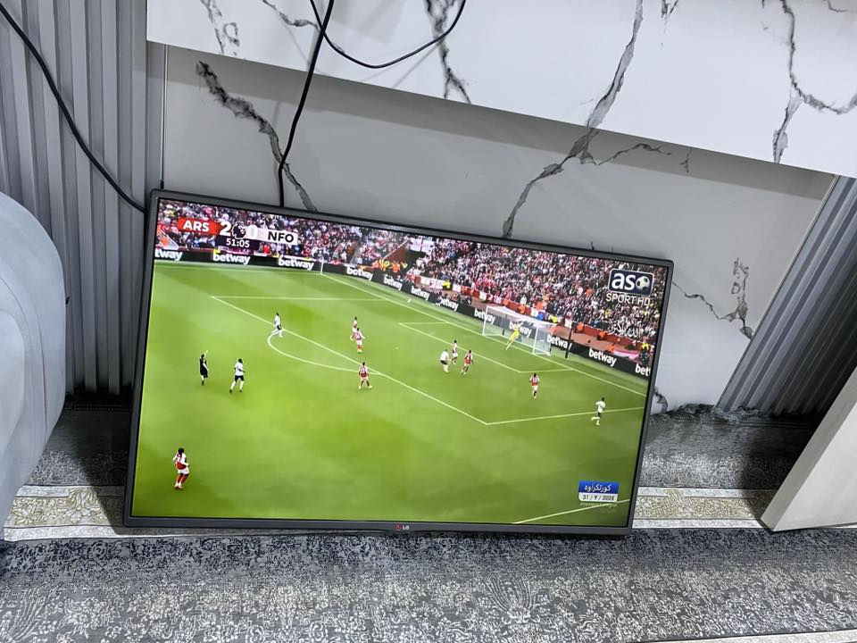 تيفي شاشة 42 ماركةي ال جي LG وةجبةي 1 كوري اصلي باك و بي عةيبة شوين ٢ HD هةية بة زةمان بو نرخ نامة بنيرن يان تيل بكةن *********** @highlight
