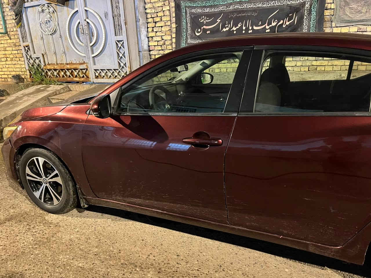 سلام عليكم نيسان سنترا 2020 سياره نضيفه بحاله الوكاله استعمال بنزين محسن بالكامل محرك 2000 مواصفات SV معروفه الممشا 90 كم فقط السياره وارد امريكي بيها طرف الجاملغ ولبنيد مبدلات نفس الون السعر 134وبيها مجال مكان البصره حكيميه ***********
