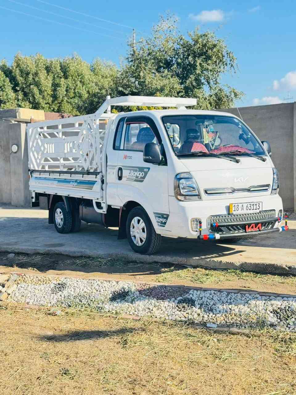 سلام عليكم سياره كيا حمل موديل 2023مكفوله كفاله عامه 
رقم بابل رقم جديد نكليزي 
ماشيه 74الف
سياره جديده 
سعر 152وبيها مجال بسيط 
العنوان بابل جبله
***********
