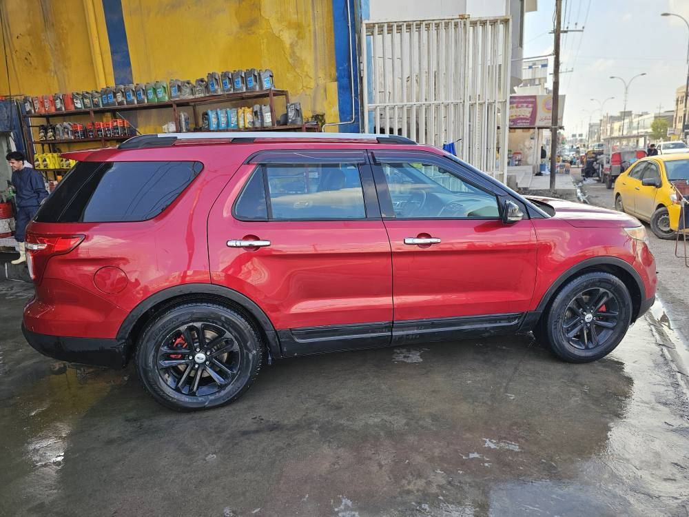 السلام عليكم
Ford Explorer 2012
فورد اكسبلورر 2012 نظيفه جدا 
رقم (اربيل)ب اسمي 
رقم و سنويه 
مكينه 6 سلندر 3.5
اللون مميز
ملاحظه''
_ محرك جديد.. مابيها اي نقص..
مواصفات فول بدون فتحه.....
رمز سري بالباب 
لايتات و كشافات led بلادي
حساسات أمامي خلفي
كاميرا خلفيه
شاشه كبيره بلادي
نظام الأوامر الصوتيه 
شاشتين عدادات بلادي
تحكم ستيرن كامل
مثبت سرعة
مراي هيتر
أشاير مري
كشنات اماميه كهرباء
كشنات جلد
7 راكب
تبريد ثلج 3 قطع 
صبغ..فقد جملغ و ربع باب 
بدون دواخل بدون ايرباك بدون ضربه
لاستفسار او اي سؤال اتصل على رقم 
***********
للسعر 145 وبيها مجال كركوك, العراق

