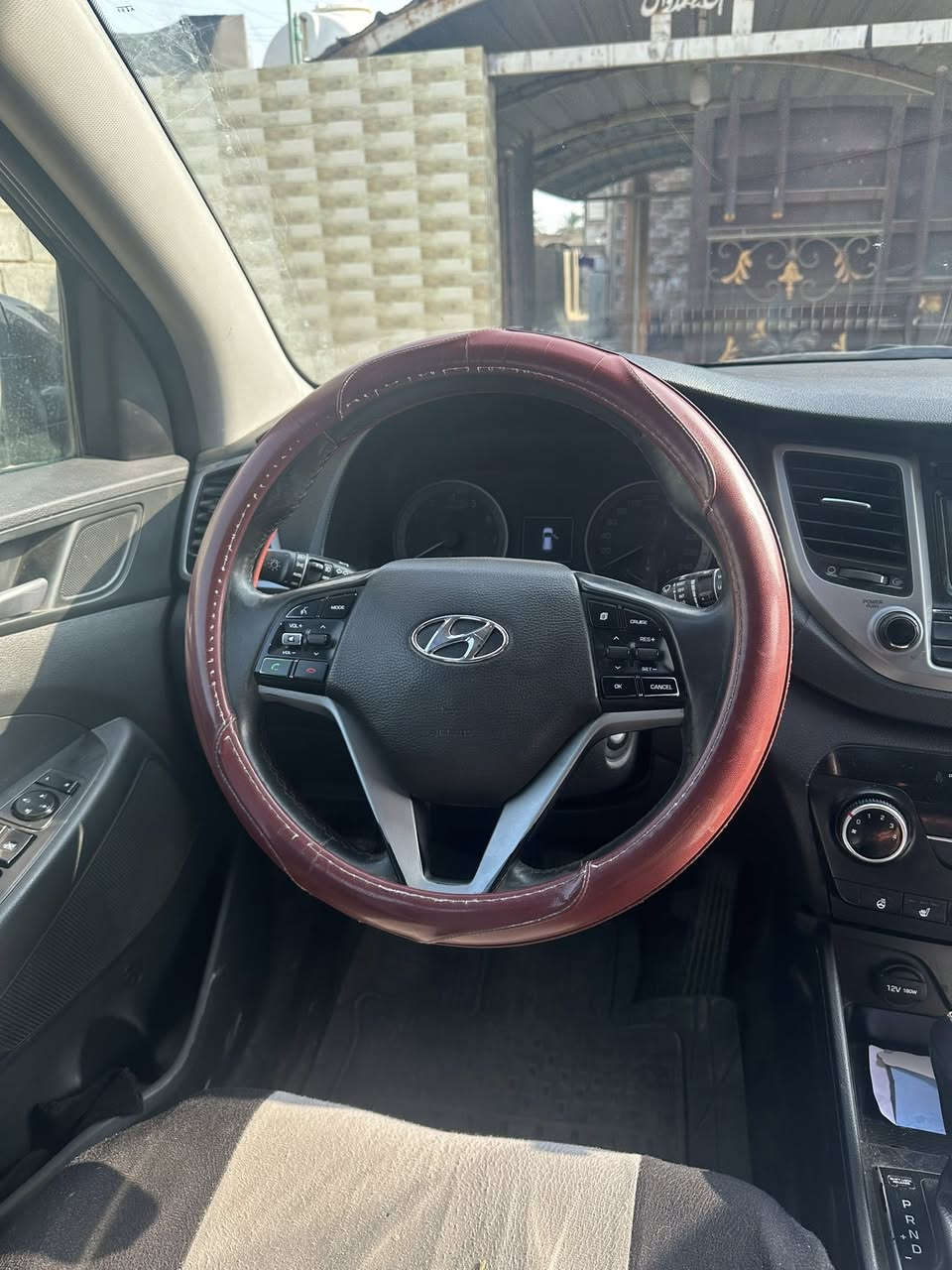 سلام عليكم سياره توسان موديل 17 امريكي بدون حادث كلين السياره ماشيه 200 السياره محرك دوش شاشه رادار كامره شاشه تحكم استيرن السياره كير مكينه كله كفاله عامه هو والحداديه السياره ما نقصه برغي واحد معروضه 160 وبيه مجال بابل سدة الهنديه لا متوجد على الفيس ***********
