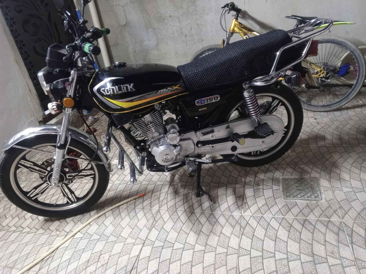 دراجه سونيك 2023 دراجه حيل نظيفه نظافته مثل ال 25 دراجه شقد ما تقول نظيفه ما مستعمله هوايه دراجه لا محرك مفتوح ولا ابي صرف منافيس بلادي وياه دراجه كلها على بلاد انطيك اياه بشرط السعر 600 بمجال بسيط مكاني كركوك***********
