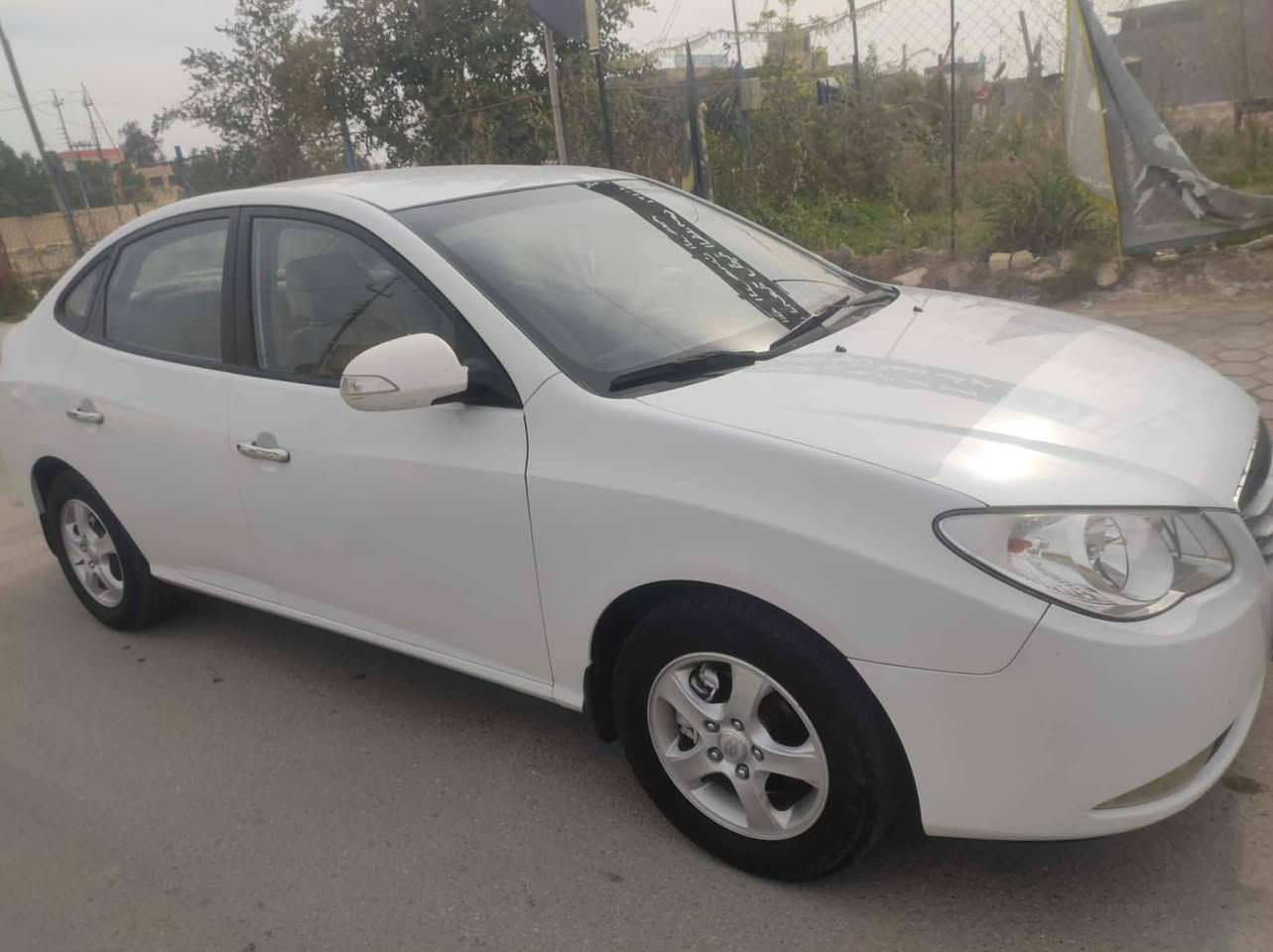 الانترا 2011 خليجي مكينه 1600دوش سيارة جاهزه على اخر حبايه سنويه ل2031باسمي حادثها جاملغ امامي عكس سائق بدون دواخل فقط صبغ سعر 112وبيها مجال بسيط ***********
