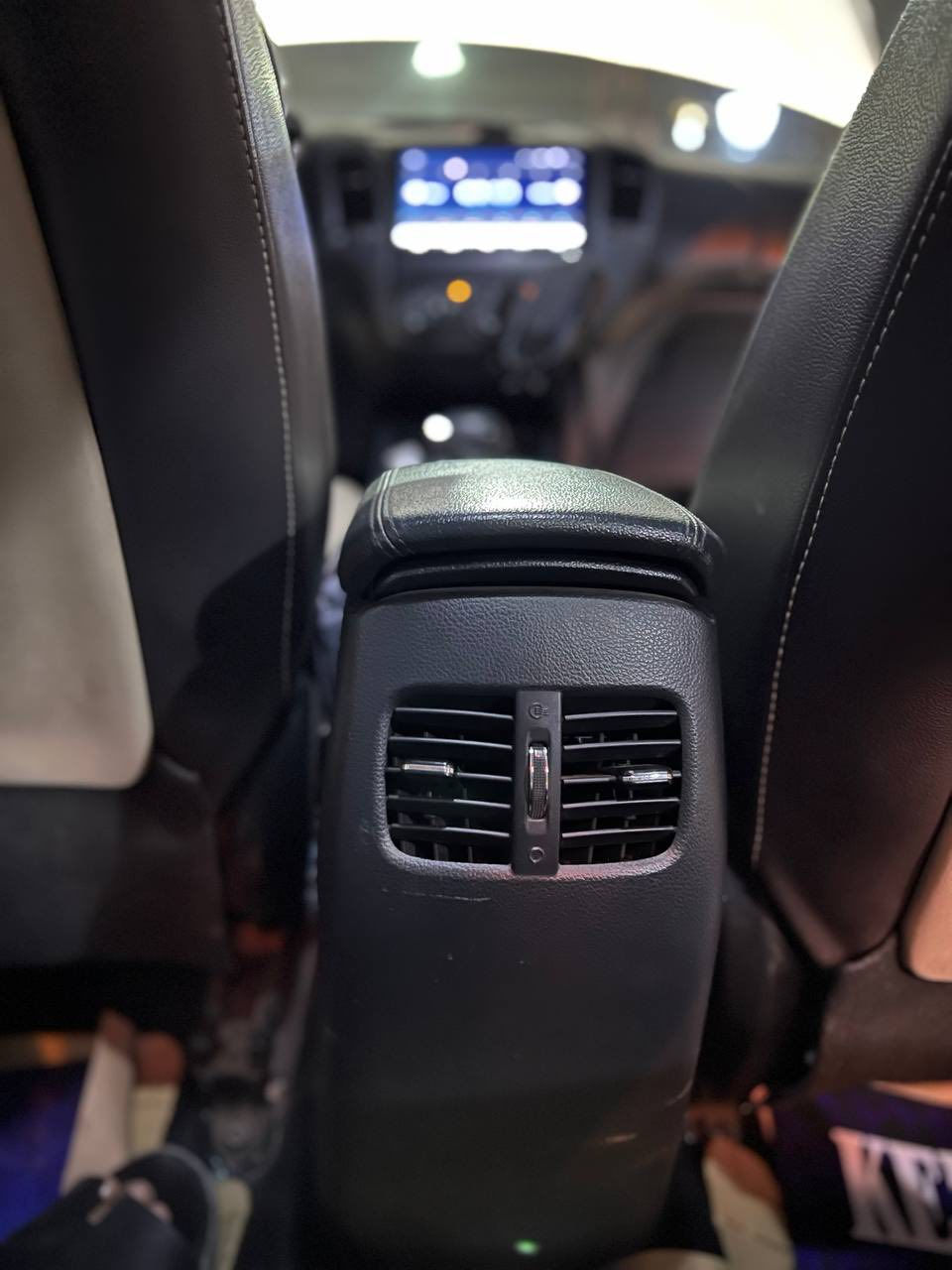 السلام عليكم سيراتو موديل 18 فول مواصفات عده البصمه السياره خير من الله ماشيه 140 الف تقريبا كير ATالمرغوب  مكينه 2000 سياره نضيفه من جدا بيه صبغ شبرين بل بنيد اثار خدوش وشبرين صبغ بجاملغ الخلفي وبيه شبرين بارد فقط  كل التفاصيل مكتوبه معروضه ب150$  مكاني بغداد الكرخ                   ***********
