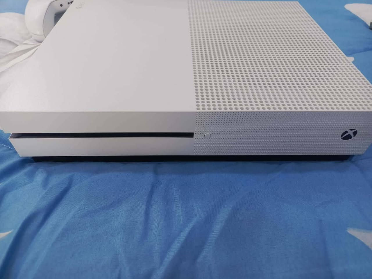 سلام عليكم عندي اكس بوكس 1 s لوك ستيكر جهاز نضيف ولا مره داخل صيانه او مفتوح يدا 1 بلاد لوك ستيكر جهاز واحد تيرا او ويا شاحنه يدا اصليه سعر 180 وبيه مجال الجهاز نضيف شوفت عينك


**إذا كنت صاحب هذا الإعلان وتريد حذفه لأي سبب، رجاءا أرسل رسالة إلى الدعم الفني**