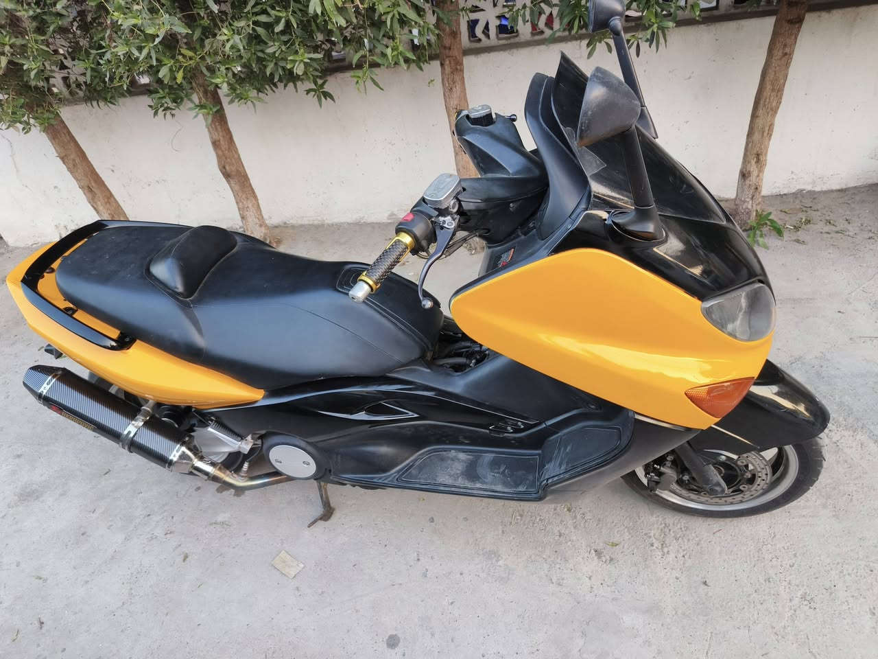 السلام عليكم دراجه تيماكس 2008 دراجة مصبوغه لون اصفر ومكينة مبدل بيها يطغ مال ثكاله العنوان بغداد صناعه كراج الأمانة 
*********** واتساب
