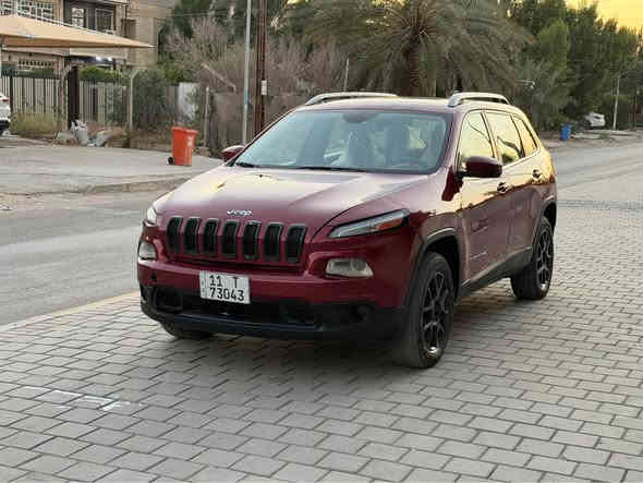 جيب جراند شيروكي 2016 للبيع السعر ٩٥ ورقه قفل قفل مكينه ٦ سلندر سياره جاهزه وجديده بيها خمس قطع صبغ ابيع حزام بدون دواخل رقم بغداد تحويل مباشر مكاني بغداد العامريه *********** بغداد
