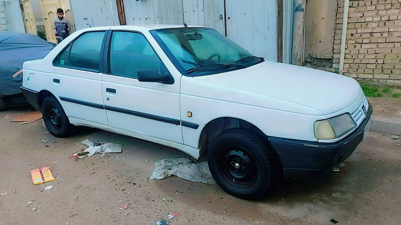 السلام عليكم.
بيجو روى موديل 9 
سياره نضيفه ومرتبه 
تبريد شغال منضومه جديده كلها 
تخم تاير جديد 
دوشمه جديده كلها 
كير مكينه اكسل جديد 
جام اربعه شغال 
ويل حجم 
بيها قطعه واحد صبغ.
وهلال مال جاملغ اثنين 
غير هاي مابيها 
مكاني بغداد البياع 
*********** اسياه 
سعر 32 بيها مجال بسيط
