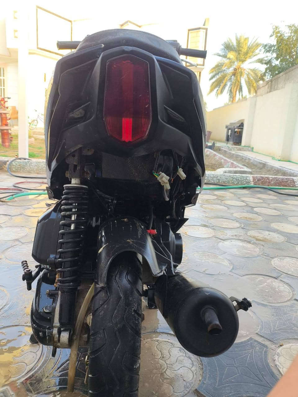 سلام عليكم للبيع دراجة ماكس مضلع حديث
صاله سنه طالعه من المعرض دراجة خير من الله بوشة49 

محرك 120 بيها ورقة من المعرض اب اسمي

سعره400 وبيها مجال للشراي 

الرقم***********
