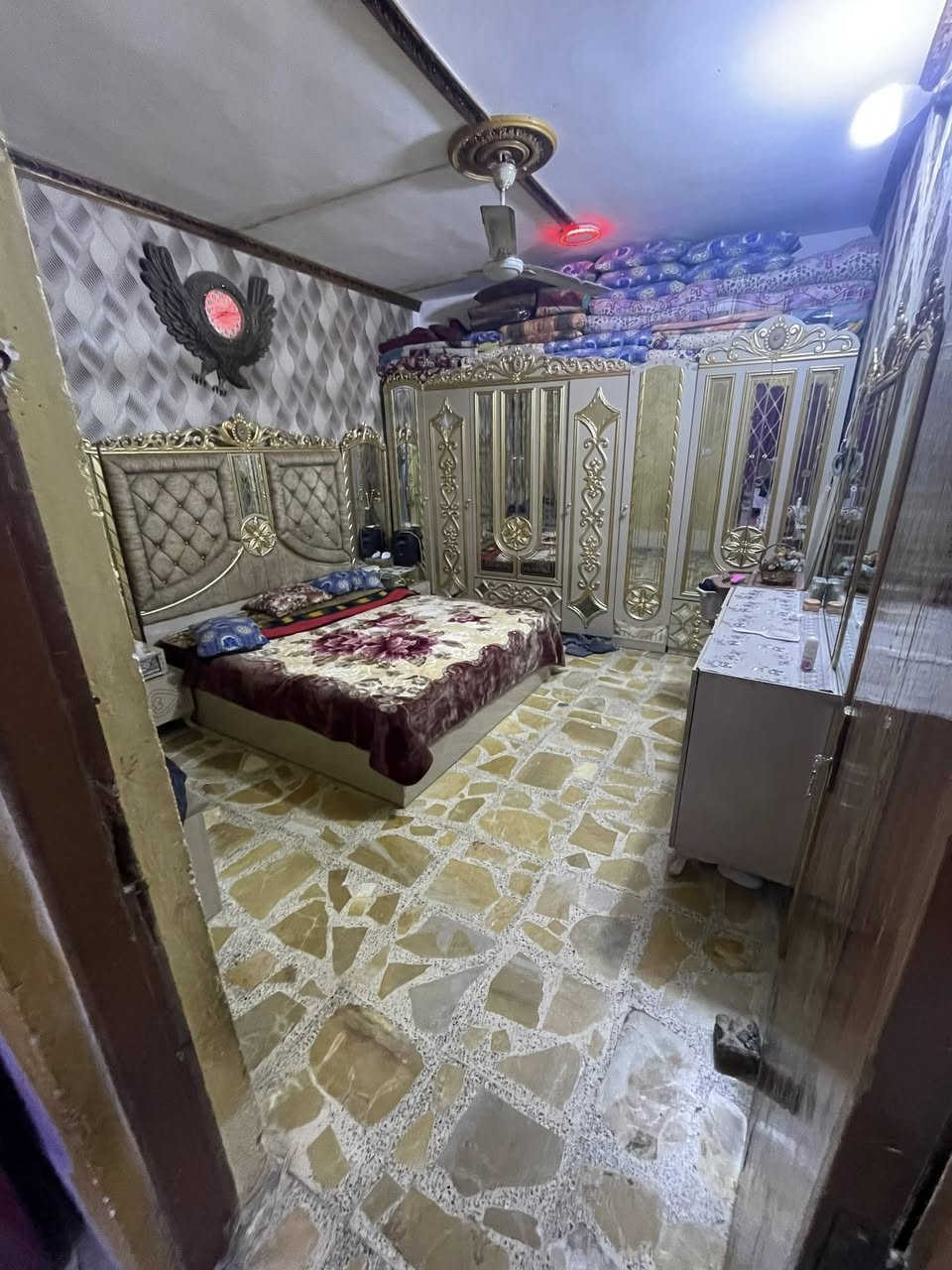 بيت ١٢٠ متر ركن بالخمستالاف بشارع دكتور جعفر الابراهيمي ومطعم السواعد  ثالث بيت بالشارع مقابيل الحسينية طابق ونص 
يحتوي على طرمه استقبال جبيره حولي جبير ومطبخ وغرفة نوم وبي غرفه فوك نفس الجوه 
للبيع 
***********
