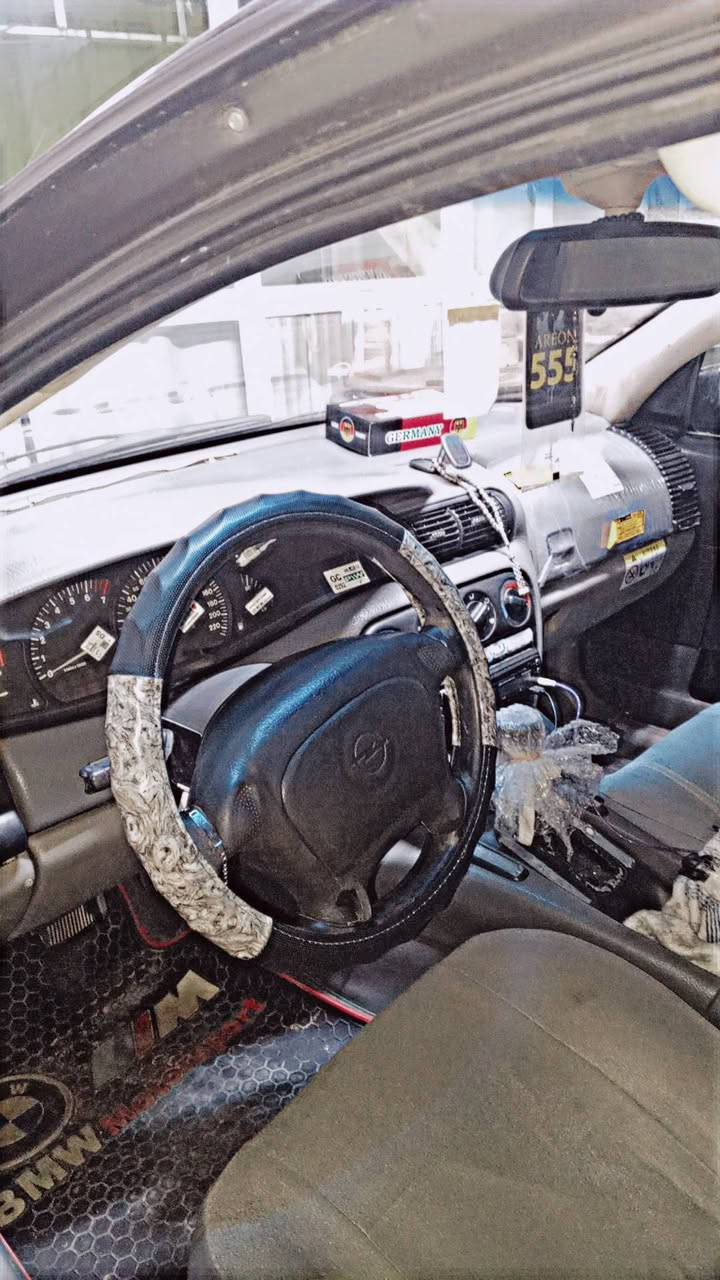 اوبل بزون
1994
شرط تحویل آو وكالة 
بدون صربة سبوغ عام لل جمالیة 
سعر 40 بیها مجال 
***********
