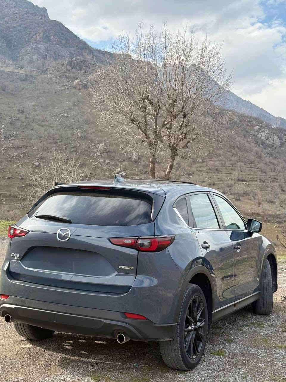 مازدا سی اکس ٥ مودیل ٢٠٢٢
فوول قەپات مواسەفات مواسەفات کاربۆن ئیدیشۆن سەیارەکە بێ دەعمە بێ بۆیاخە تەنها کەمێک زۆر کەم سەقفی بستێک نابێت PDRئەگەر نا هیچی تری نیە جا سەیارەکە باقی زۆر خاوێنە هەموو شتێکی بەشەرتە سەنەوی بەناو خۆمە سەیارەکە تازە رەقەم کراوە ٦٠٠٠٠هەزار رۆشتوە حەقیقی 
بۆ زانیاری زیاتر؛
*********** أربيل, العراق
