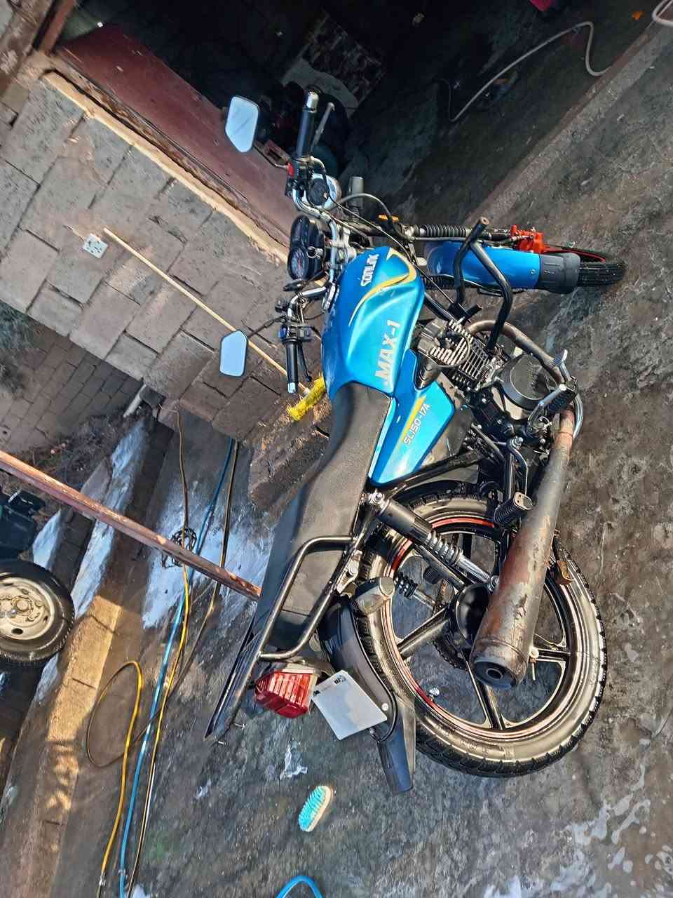 سلام عليكم دراجه بوكسر موديل 23اوراق كامله محرك شرط اسبانه ما ممدوده عليها السعر خاص المكان ديالئ الخالص ما متواجد خاص رقم ***********
