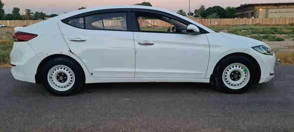 السلام عليكم
للبيع هونداي النترا 2017 خليجي 1600 دوش اقتصادية
رقم بغداد بسمي
ماشيه 70 الف 
بيهى طخه بل جاملغ الخلفي عكس السايق موضحه بل صوره 
اشاير مري
تخم تاير جديد
تبريد قطعتين 
شاشة +كامرة  
كير ومحرك كفالة عامة
السعر 135،،،، مكاني بغداد مدينت الصدر  ممتواجد عل فيس هاذ رقمي ***********
