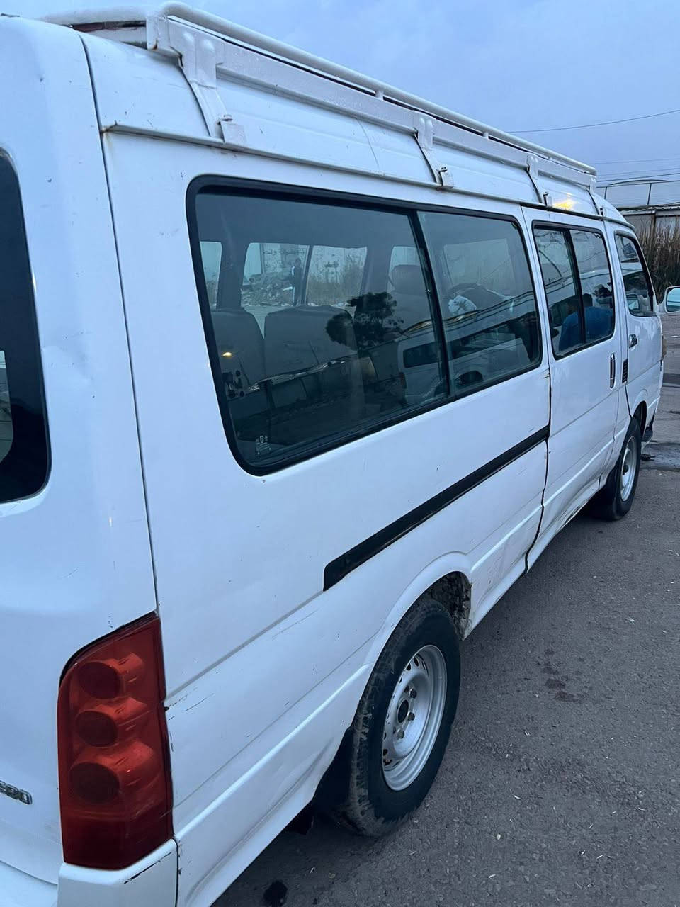 سلام عليكم جنبي h1موديل ٢٠١٤ بسمي مصفره من كلشي رقم بغداد العنوان بغداد زعفرانيه مكينه ونجي سياره خير من الله بسمي سعره ٦٨ وبيه مجال قليل رقمي ***********
