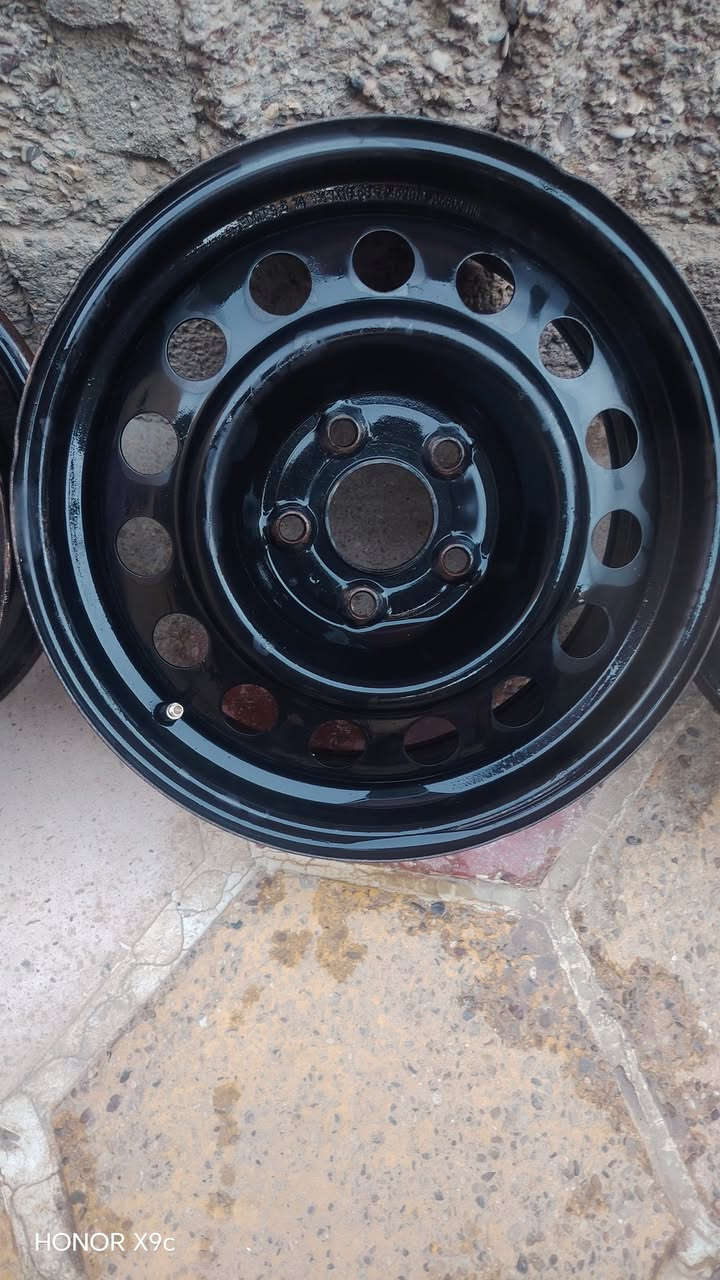 ويل حديد العدد ٤ تخم كامل
للبيع
السعر ٧٥
***********
