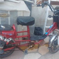وبركاته دراجة شحن جاهزه ونظيفة وياه بس شاحنه بطاريته تعبانه  077408456...