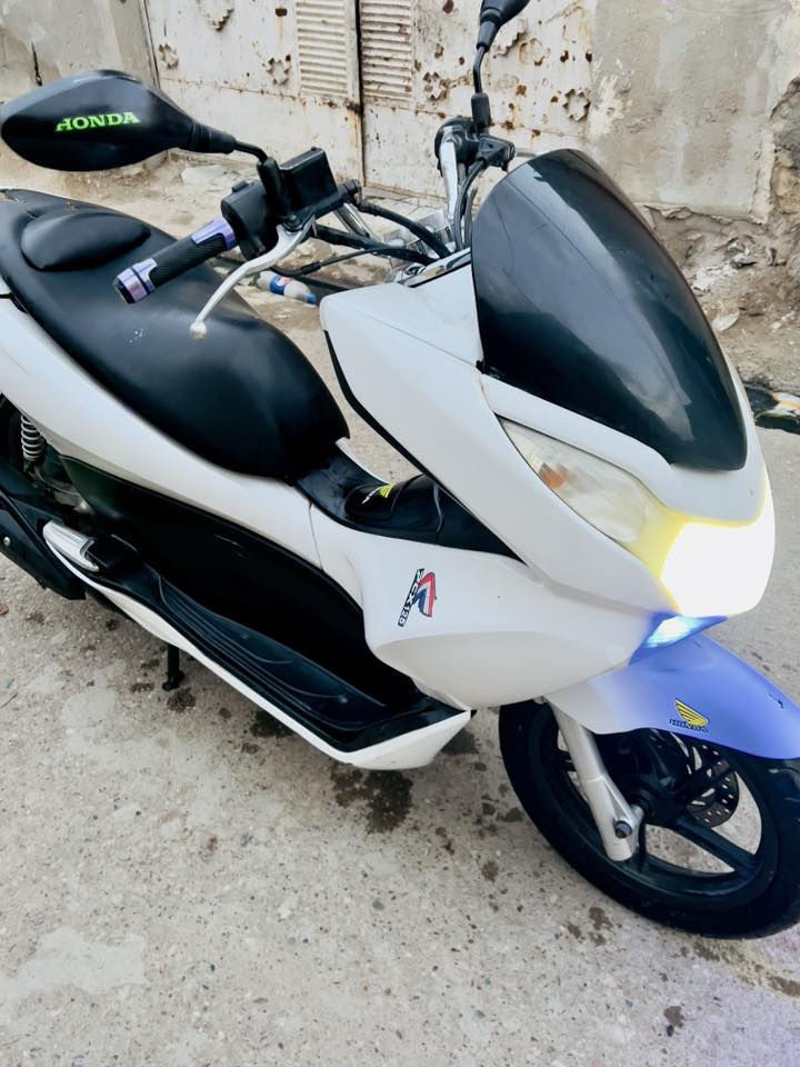 سلام عليكم 
دراجه بيس اكس جيل اول ياباني

اوراقها +منفيس موجوده 
دراجة مكفوله 
حساسات كهربائيات اشاير +عالي ناصي 
كلها شغاله حساس زدحام +حساس استان 
كله شغاله 
جيب فيتر وتعال افحص .

العنوان حي النصر  .السعر 1350 
 قمي. ***********
