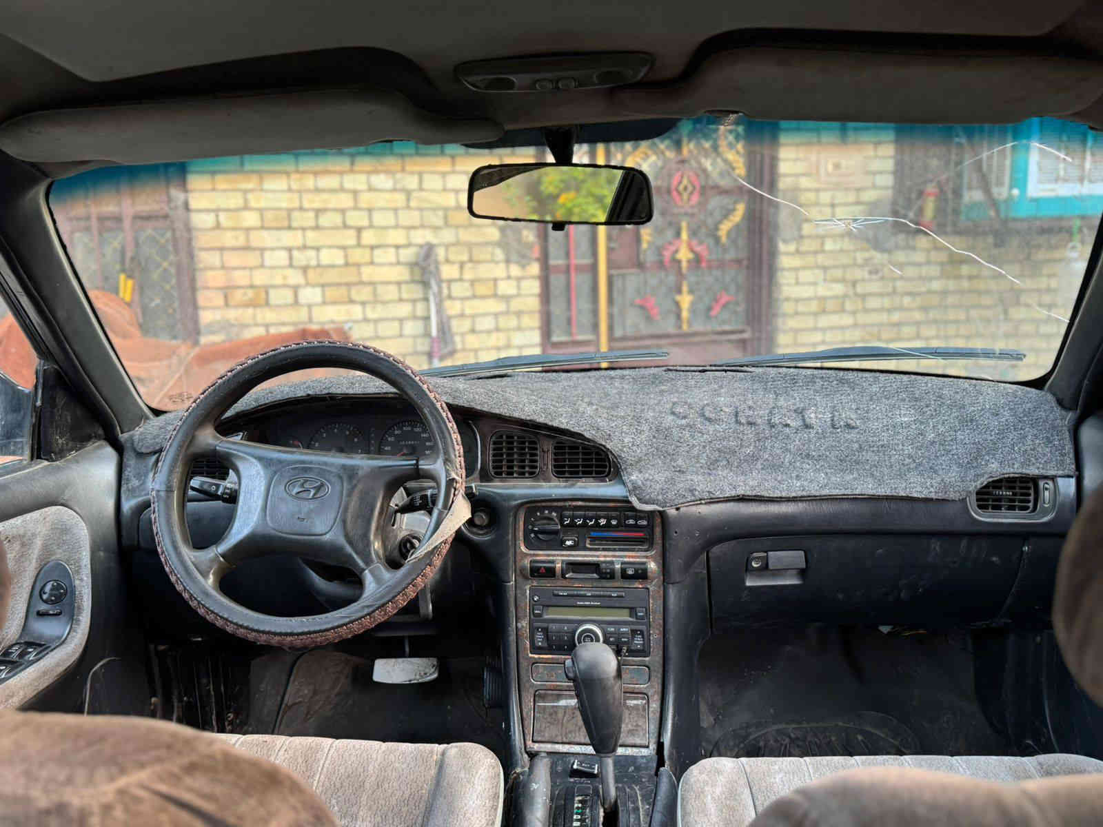 السلام عليكم سوناتا ٢رقم ديالى مشروع وطني موديل ١٩٩٣ تبريد شغال كير اوتماتيك مابيها حادث مصبوغة عام صبغ قديم حداديه جديدة كهربائيات شغاله السعر ٤٠ مكانها بغداد المعامل *********** أو ***********
