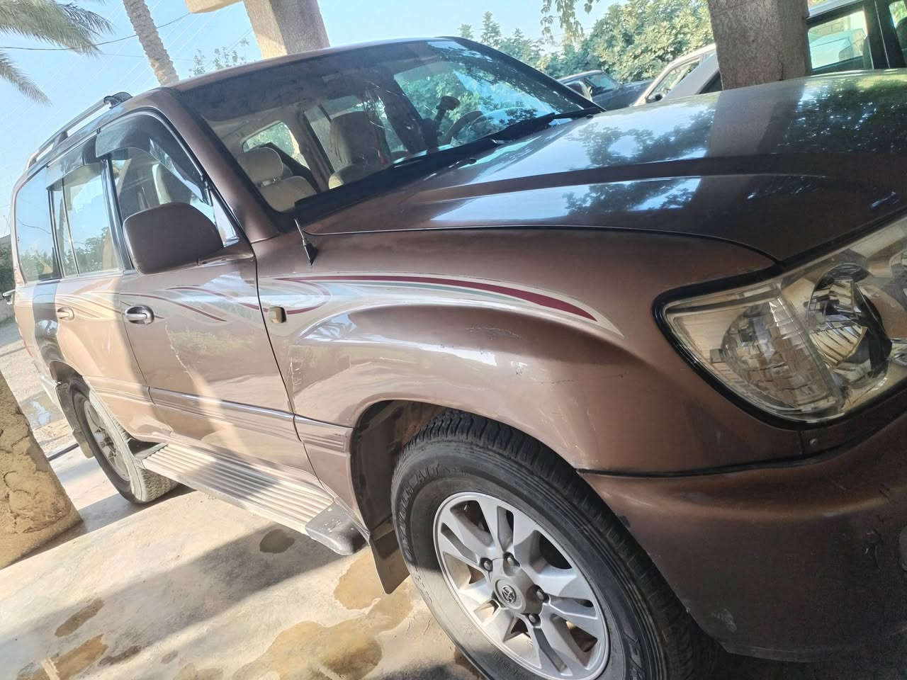سيارة موديل 98 تبريد تدفئه منضومه غاز كير عادي
اي صبغ مابيها فقط بنيد رش اثر جراد  كفاله كير محرك سياره نضيفة مثل مشوف بصور 
سعر 125رقم تليفون ***********
